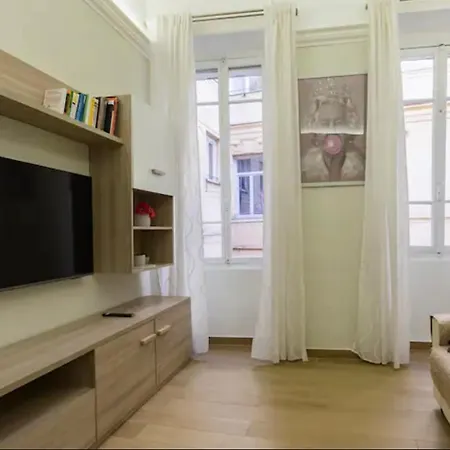 Apartment Celebrity House *