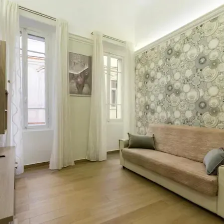 Celebrity House Διαμέρισμα *